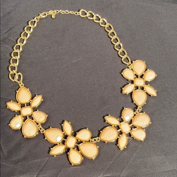 Large adjustable peach stone necklace - Picture 3 of 4